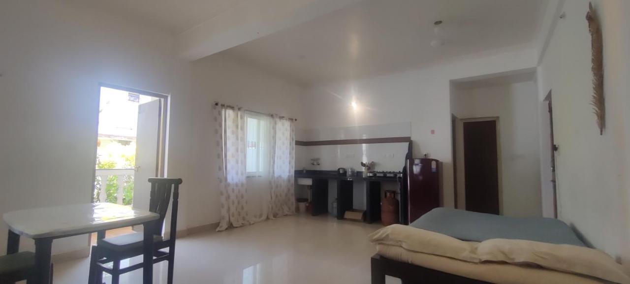 J-House, Spacious Apartments With Balconies, Thalassa 1Min Away Siolim Exterior foto