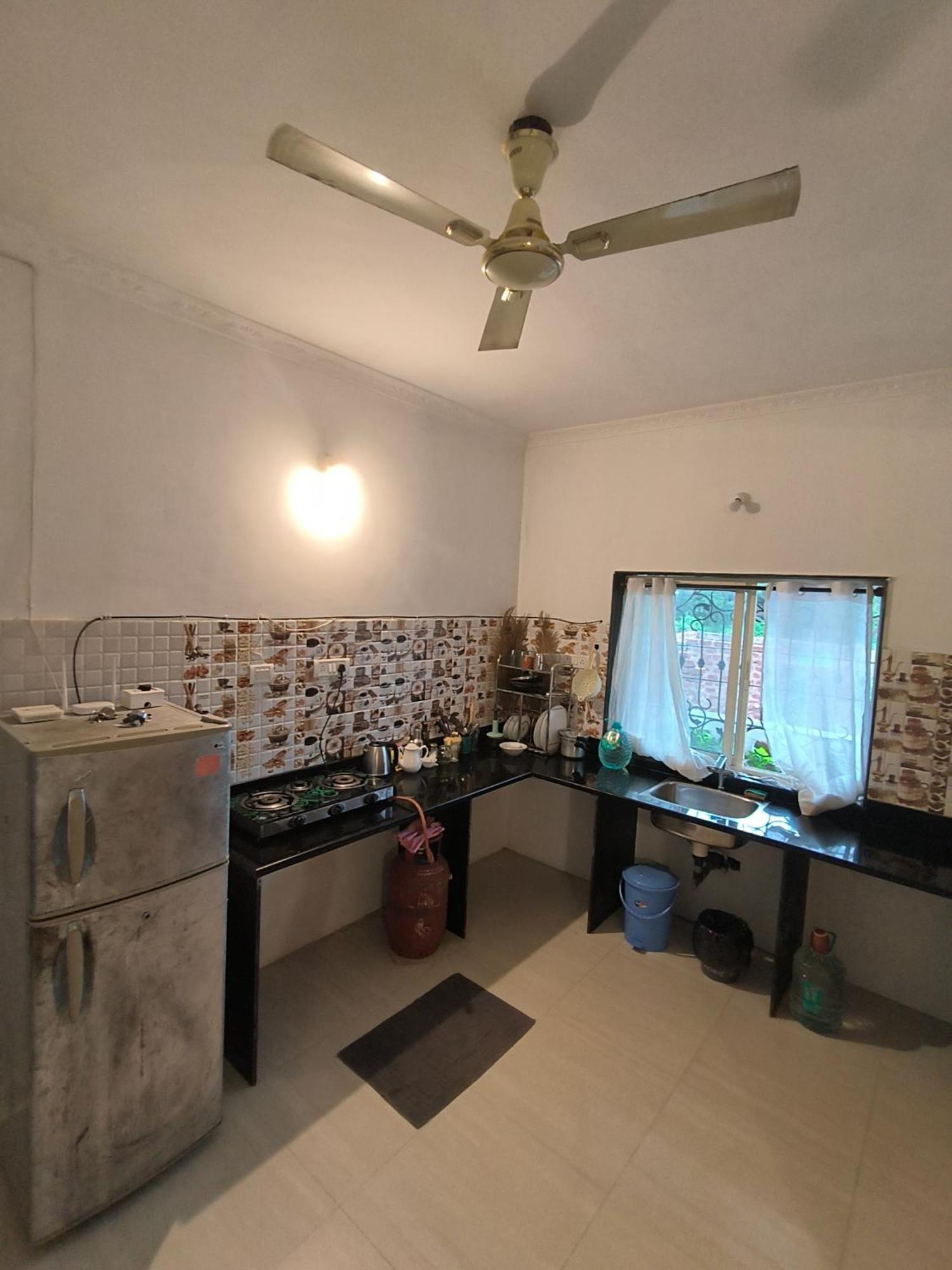 J-House, Spacious Apartments With Balconies, Thalassa 1Min Away Siolim Zimmer foto