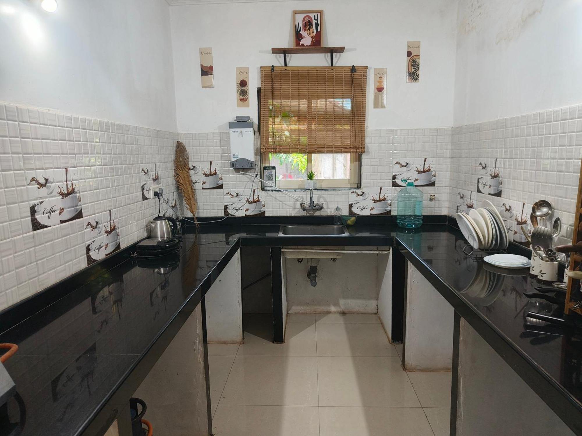 J-House, Spacious Apartments With Balconies, Thalassa 1Min Away Siolim Exterior foto