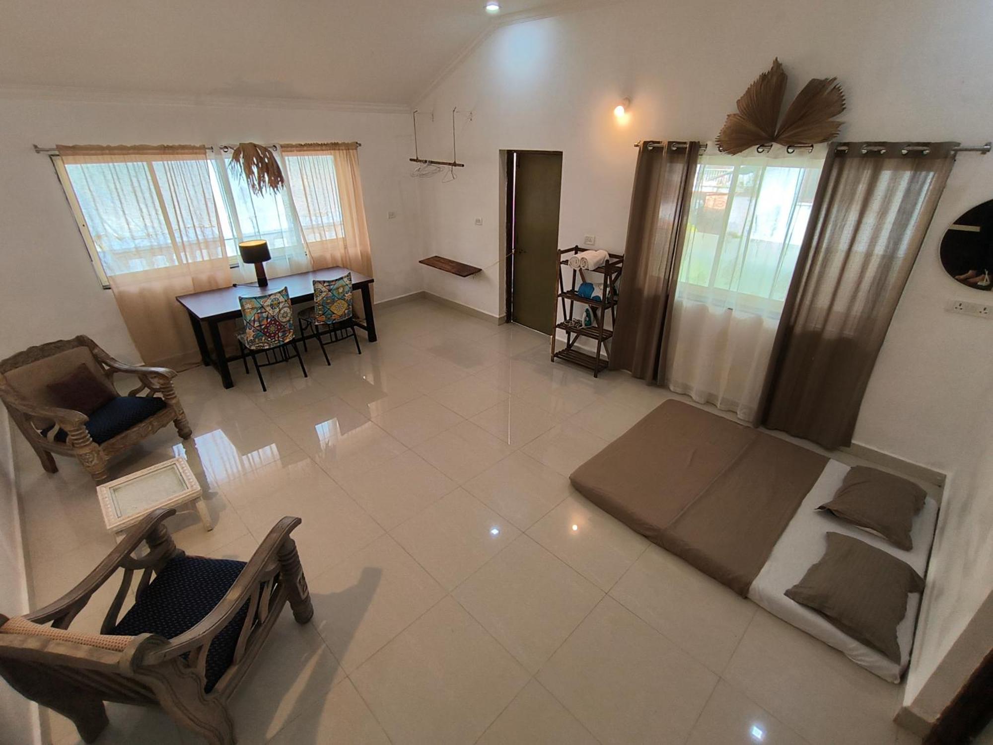 J-House, Spacious Apartments With Balconies, Thalassa 1Min Away Siolim Exterior foto